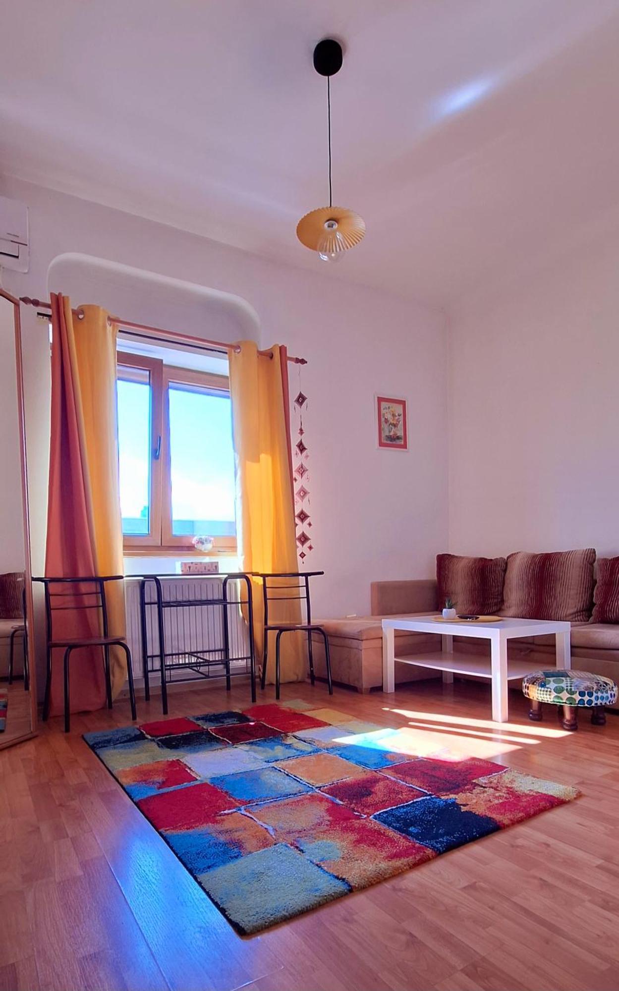 Super Central - Lovely One-Bedroom Apartment On Victoriei Avenue Bucharest Exterior photo